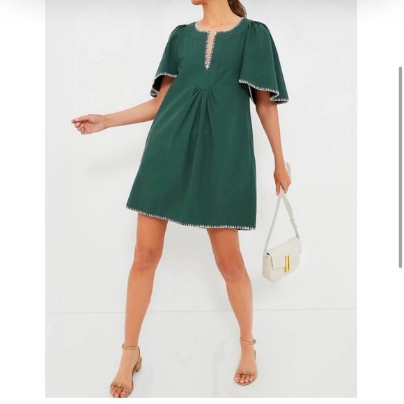 Tuckernuck Dresses & Skirts - NEW!! Tuckernuck Green Stitch Finley Flutter Sleeve Dress